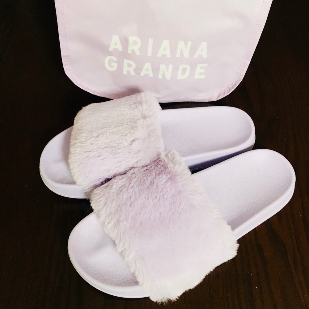 Ariana Grande Fuzzy Slides - Sz 8, NWT